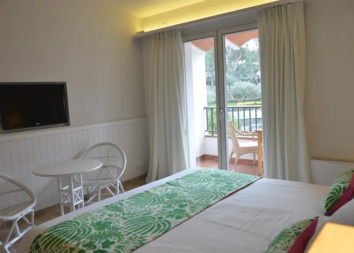 ホテル プラヤ ソル カダケス