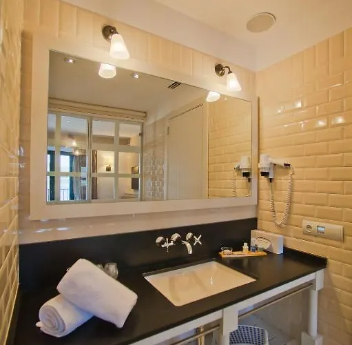 ホテル プラヤ ソル カダケス